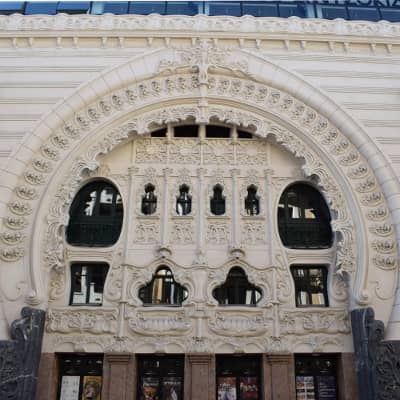 Tour Privado Bilbao Moderno Teatro Campos Elíseos